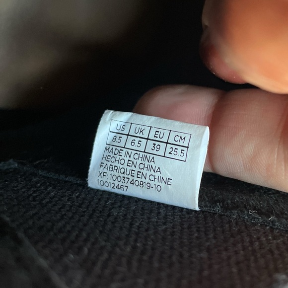 TOMS Esme Black Leather Chelsea Boots, Size 8.5, Classic Fall Bootie, Grunge - Picture 10 of 10